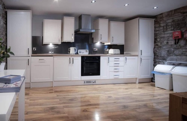 Fletcher Coach House - 3 Bedroom Cottage - Pendine