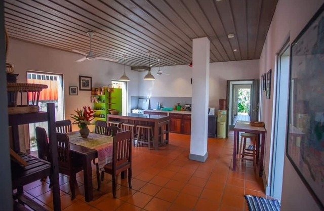 Grande Villa de Style Près du Centre de Luang Prabang, Idéal Pour les Familles
