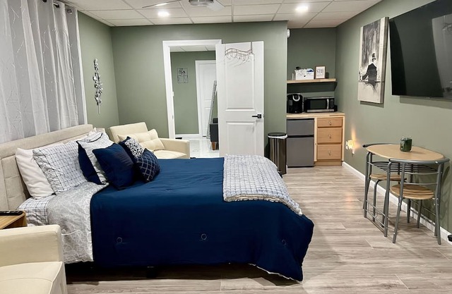 Cozy studio guest suite just 5 minutes from the filming location of Walking Dead