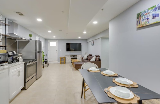 Convenient Cheverly Home - 8 Mi to Downtown DC!