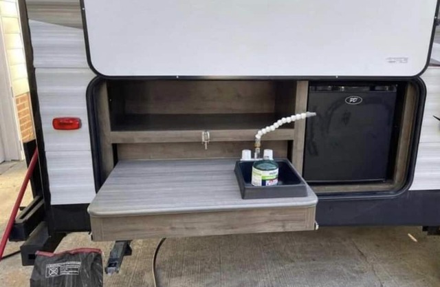 Camper located in campground! Walking distance to fishing!