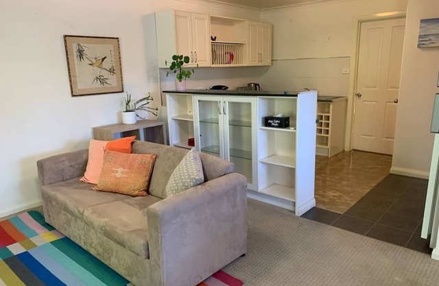 Very Comfortable Granny Flat - breakfast included