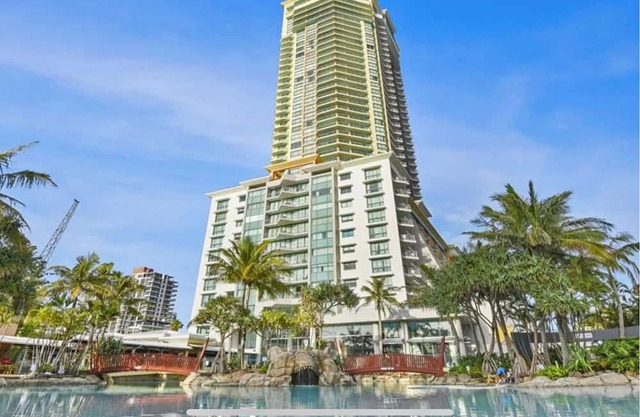 Resort style apartment in the hart of Surfers Paradise