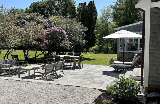 Charming Cottage on historic Westport Point - Minutes to Beaches and Town!
