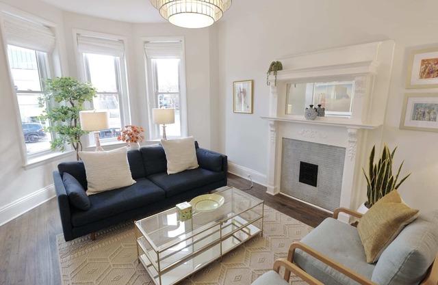 Mint Condition- Beautiful Townhome in Shaw