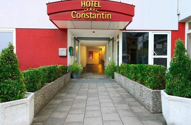 Dreibettzimmer mit Dusche und WC