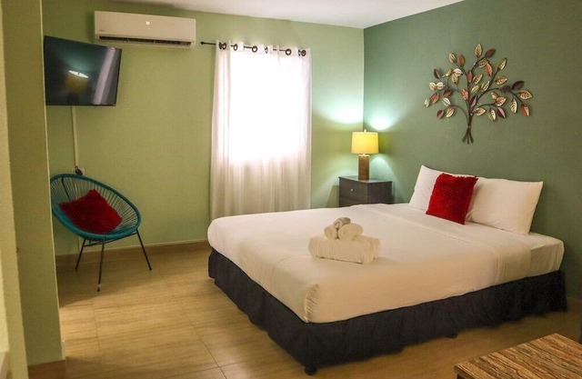 Beachfront Studio - Unit 206 Ocean Villa