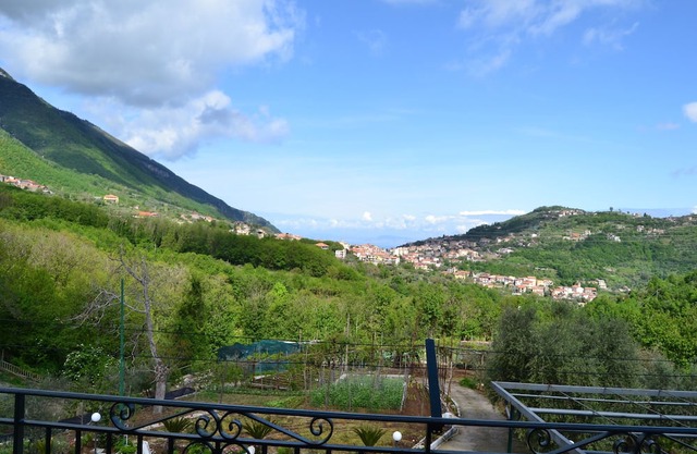 The Masseria House between Sorrento and Amalfi, a few kilometers from Pompeii.