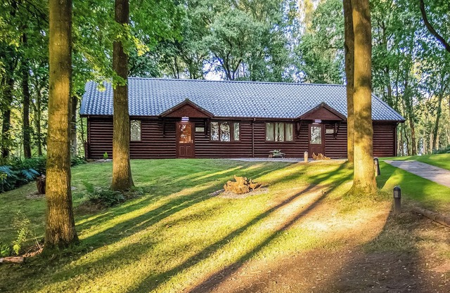 Semi-detached lodge with modern styling features.