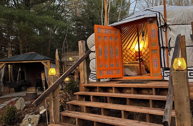 Tall Pines Nature Retreats - L’Orange Yurt