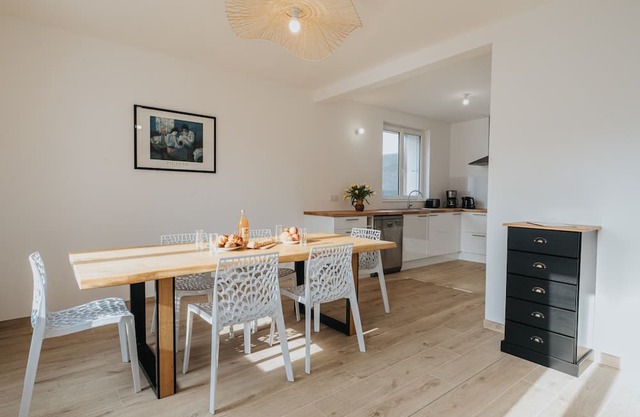 Holiday home just 350 m from the long sandy beach