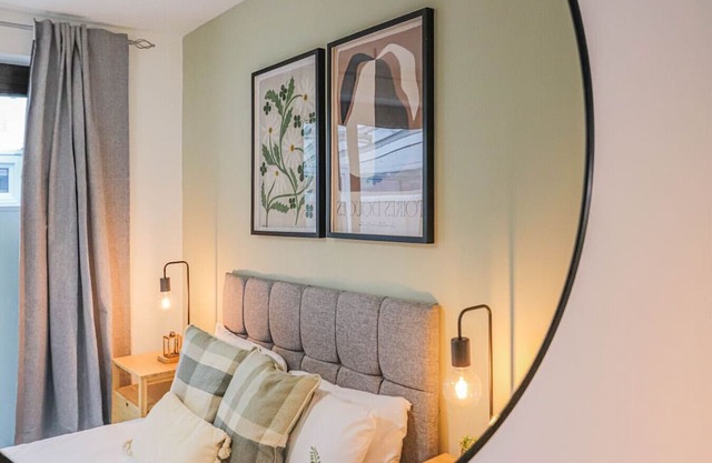 Samantha Suite | City 2BR Bungalow Free Parking Garden & WIFI