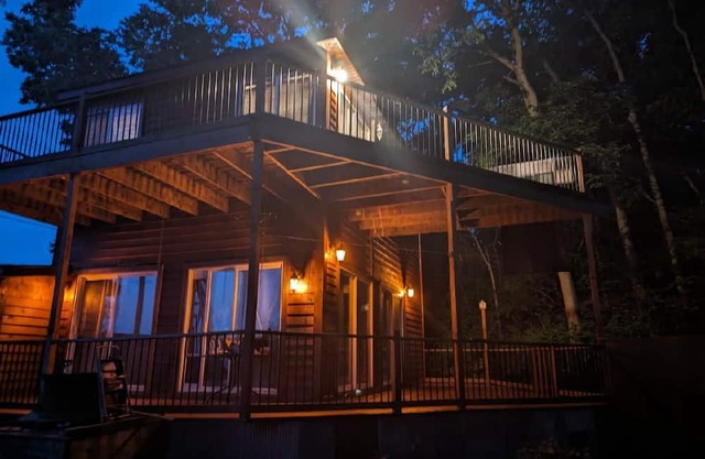 River front, 3 bedroom cabin