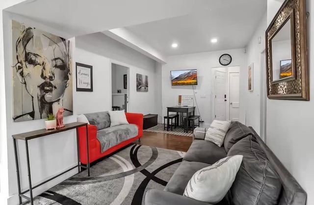 The Victorian House - 4 BR, Pet-Friendly with Outdoor Fire Pit