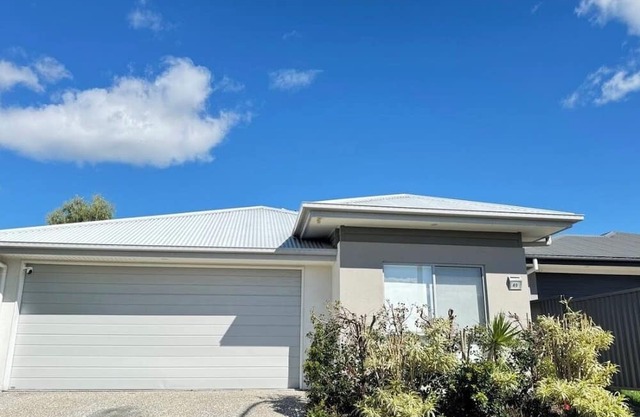 4 Bedroom 2 bathroom house between Brisbane and Gold Coast