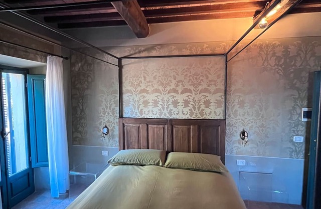 'Le Scope' Room with Shared Pool, Private Terrace and Shared Garden