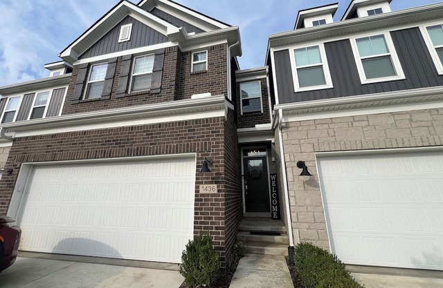 LUXURY Comfy Condo in Charming Milford