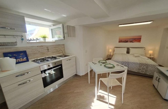 Sara's Little House by Holiday World