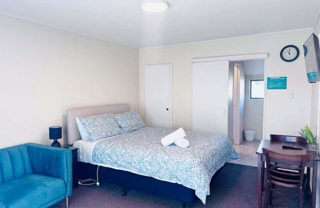 Merivale Court Studio-Unit 6