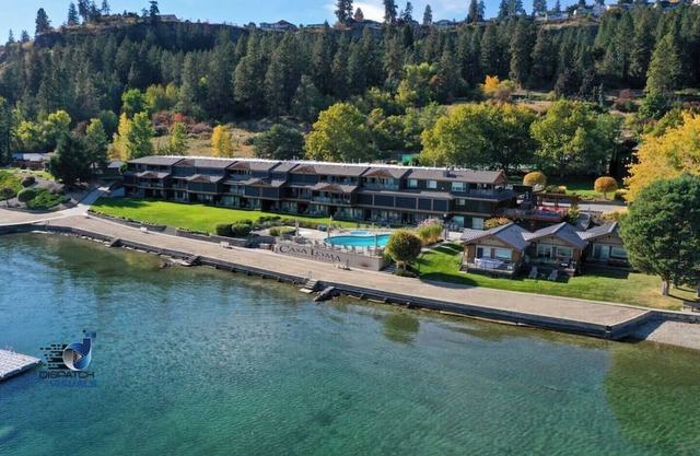 109 - Cozy & Scenic Stay with Lake Views