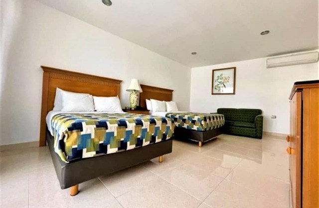 Family-Friendly Double Room Escape in Mérida with Pool, Terrace & Cozy Comfort