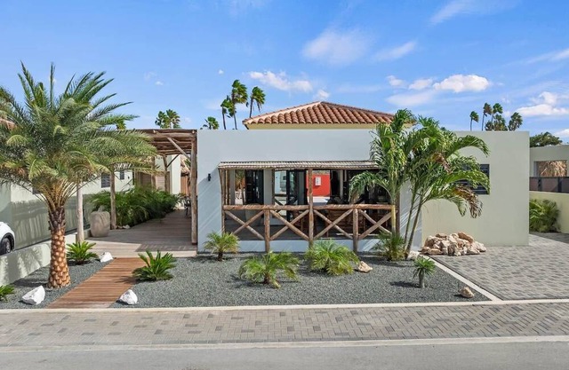 Villa Sunbeam Mambo Beach