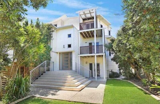 Beachside house in Sebel Resort- 5 Bedroom home in a resort!