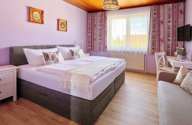 Double room garden side (30sqm)