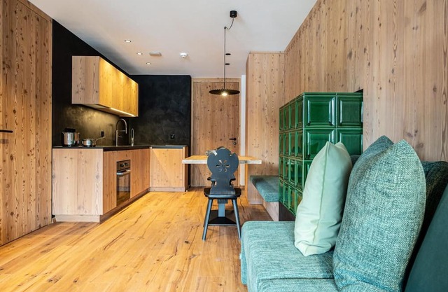 Apartment 'Mountain Lodge Margit' with Private Terrace, Shared Garden and Wi-Fi