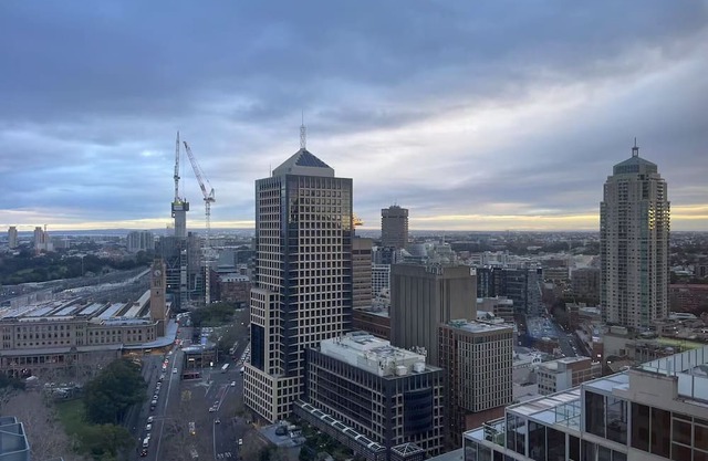 Modern 2BR Gem in Sydney CBD