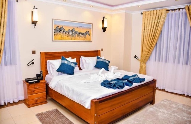 The Royal Residence : Simba (Lion)