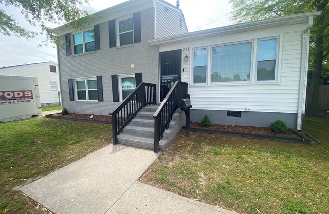 Empty 4-bedroom house ready to rent