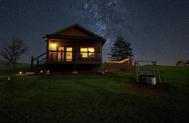 Log Cabin #2 LURAY Cozy Couples Hot Tub Stone Fireplace Mtn View Shenandoah Park