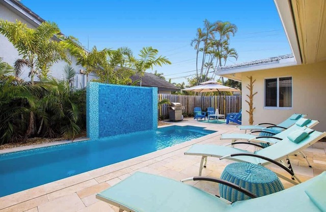 Walking from the beach 3Br Villa