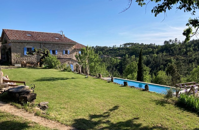 La Glycine at Mas de la Giralde. Continental breakfast included. Pool and views