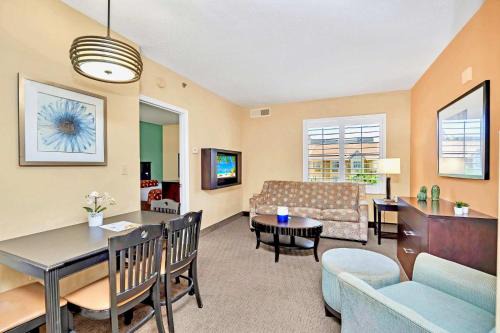 Near Disney 1BR Suite with Pool and Hot Tub
