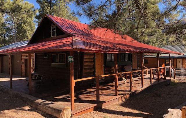 Greer Cabin | THE LAZY BUFFALO "HUNTERS RETREAT"