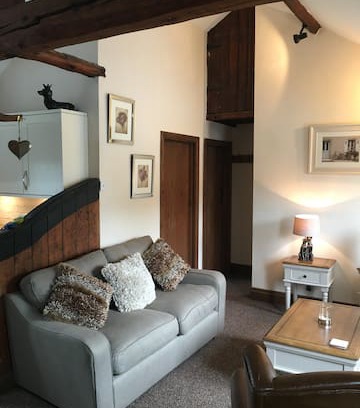 York Cabin | 4 The Stables ( Skipbridge Farm) Cottage nr York