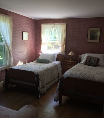 Chesterfield Other | AirBNB Keene 1, Keene State, Chesterfield NH,