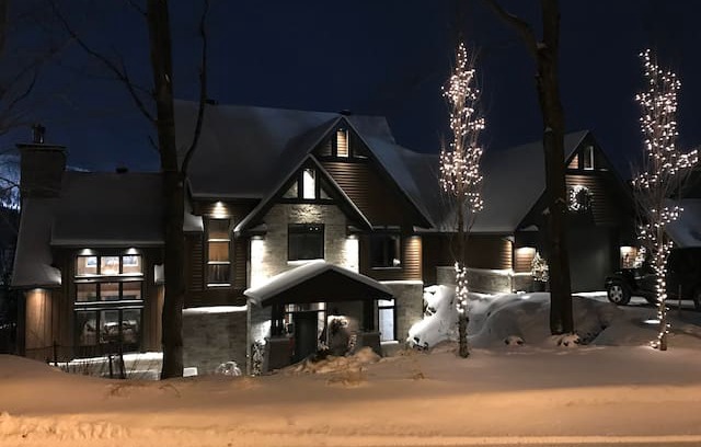 Bromont Villa | Spacious 5 bedroom SKI IN SKI OUT pool spa Bromont