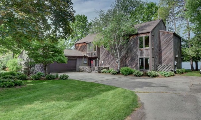 Shawano House | Loon Lake Getaway