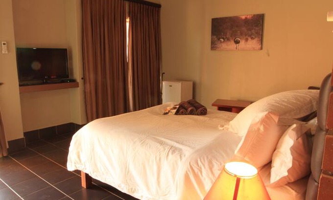 Lephalale Cabin | Manketti Lodge - Ellisras/Lephalale Grootegeluk