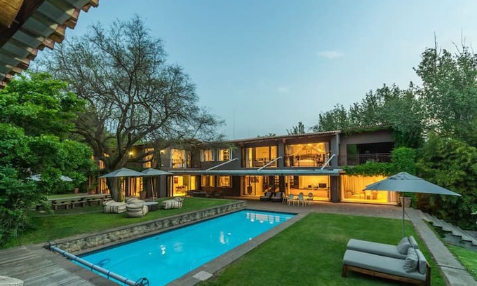 Sasolburg Villa | A luxurious Villa by the Vaal River