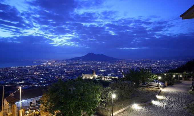 Piazza Roma Apartment | Villa Varone between Pompei and Sorrento