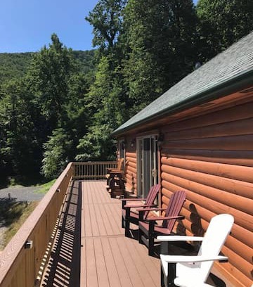 Luray Cabin | A Buck's Run Log Cabin - Sleeps 2 to 6 (Luray, VA)