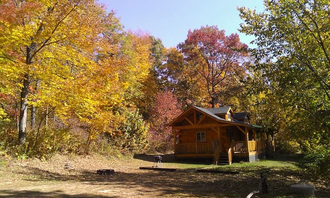 Viroqua Cabin | Squirrel Ridge Log Cabin