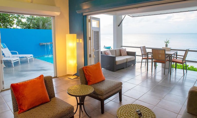 Isabel II House | ISOLA-Beach. Pool. Views. Urban. Simple. Paradise!
