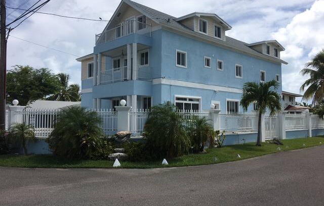 Nassau Apartment | Sweeting’s Manor 2 Island Charm & Comfort