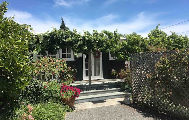 Martinborough Cabin | Fig Tree Cottage - Secluded, Convenient, Personal