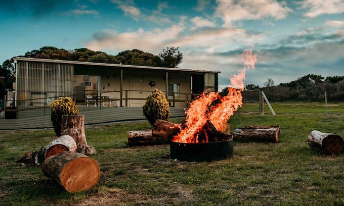 Ward House | Meyersville Lazy Lizard cabin
